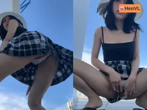 Đỉnh cao khoái cảm !!! Em gái dâm đi du lịch nhưng cũng không quên quay clip show hàng cho fans xem